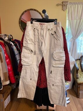 Y2K VTG Vanilla Star Cargo Pants w/ Dog Tag
